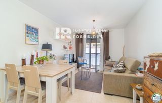 Piso  De viena. Piso de 2 habitaciones y piscina comunitaria mas oliva, roses