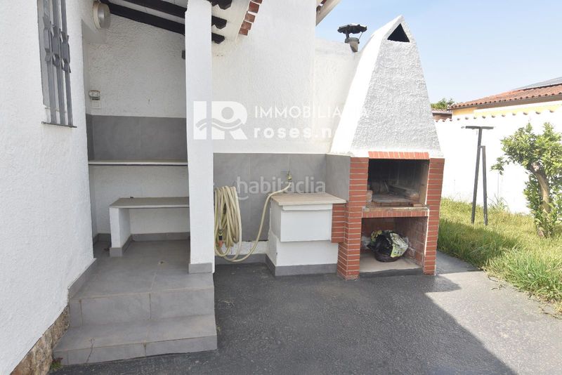 Foto 8c3a9a28-9005-4f02-83d0-98849670bc56. Xalet amb aparcament a Montgrí Empuriabrava