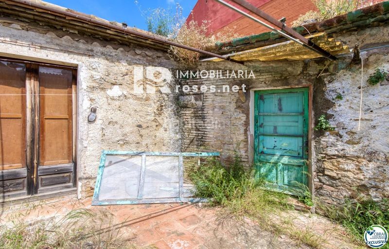 Foto d2fe21e7-a884-4c2f-b629-418f507bc6b6. Casa amb aparcament a Palau-saverdera