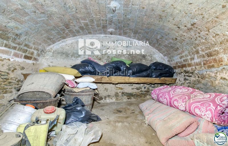 Foto f08e96a2-4a36-4a9f-bfd0-fb369b90025c. Casa amb aparcament a Palau-saverdera