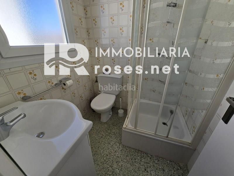 Foto 9250bf7f-e479-4a76-9a8f-2d839cf79086. Casa amb aparcament piscina a Peni Empuriabrava