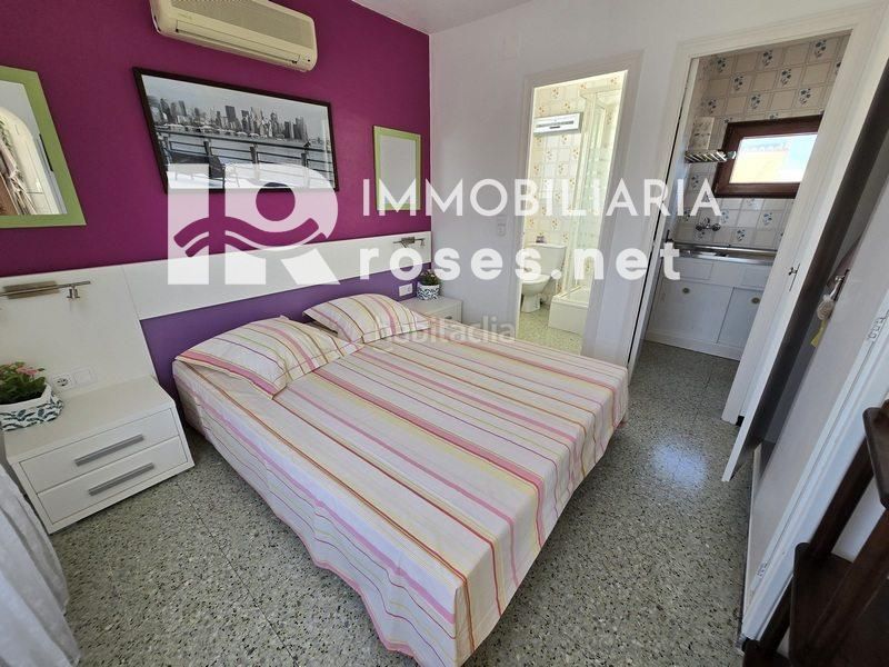 Foto c0772cca-87c0-43a0-9c49-c838abb3b50e. Casa amb aparcament piscina a Peni Empuriabrava