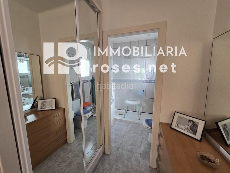Foto cd856ee3-bd23-43d5-abfe-d90ea0272ebc. Casa amb aparcament piscina a Peni Empuriabrava