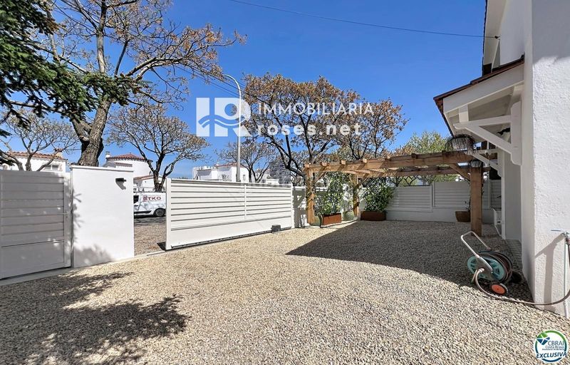 Foto bee795a3-45fd-40b5-a739-4949d97325a4. Casa a Peni Empuriabrava
