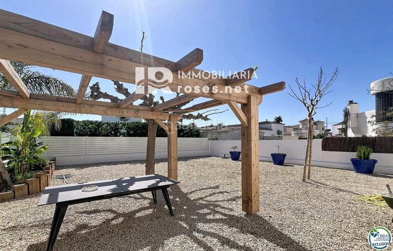 Foto e29a0b54-3878-4806-ad9e-9cc752918cd7. Casa a Peni Empuriabrava