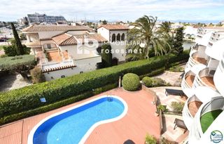 Xalet  Salins 4ª línea. Empuriabrava exclusivo complejo de seis casas con amarre en prim