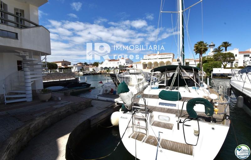 Foto 5f749cd4-1354-463b-ae66-db673564480a. Xalet amb calefacció aparcament piscina a Salins - Cavall de Mar Empuriabrava