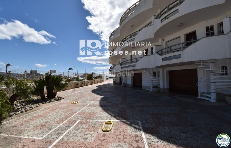 Foto dd37df7c-84b0-417c-9735-5359f7de7ae1. Xalet amb calefacció aparcament piscina a Salins - Cavall de Mar Empuriabrava