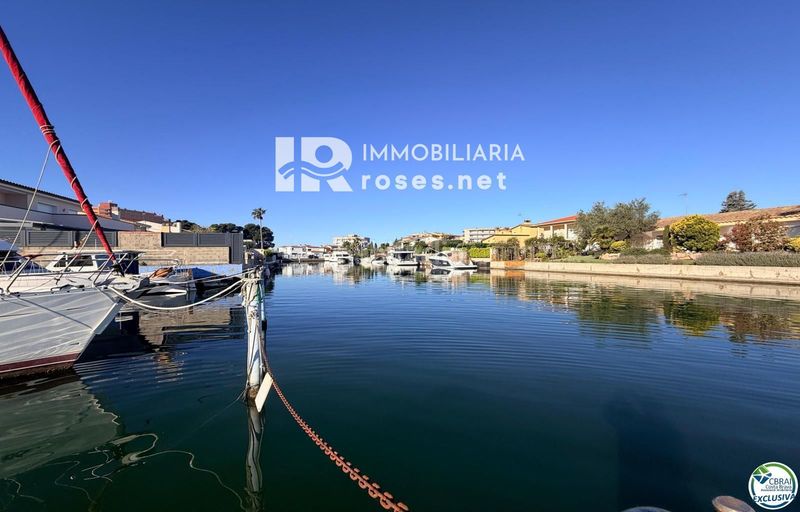 Foto b4feae30-beaf-430e-902c-05ab6580f1bb. Posto auto in Santa Margarida Roses