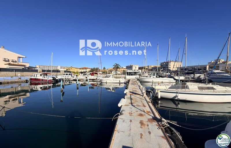 Foto b5101ff3-79a9-452e-af6c-e8bb868ef478. Posto auto in Santa Margarida Roses