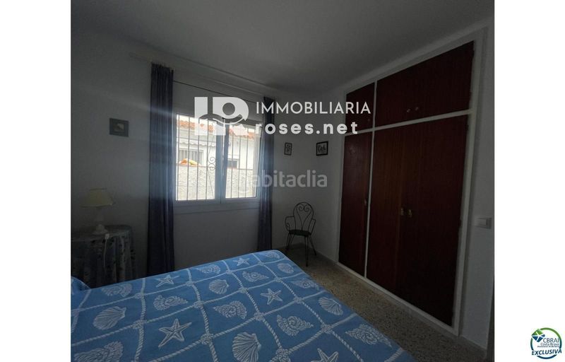 Foto 20e1b1f6-4744-4559-bed2-7546023bf7e2. Casa amb aparcament a Peni Empuriabrava