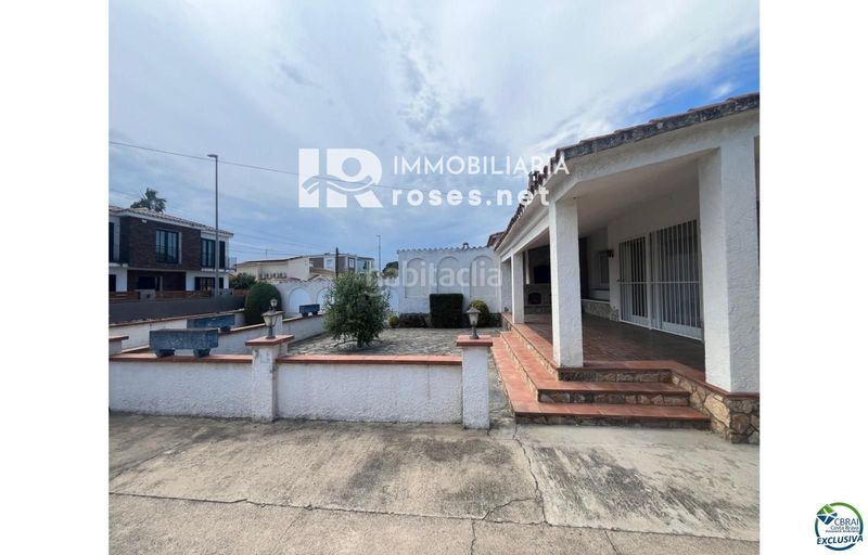 Foto 77a9bd41-77b8-42b6-8bcf-1f61cb568c65. Casa amb aparcament a Peni Empuriabrava