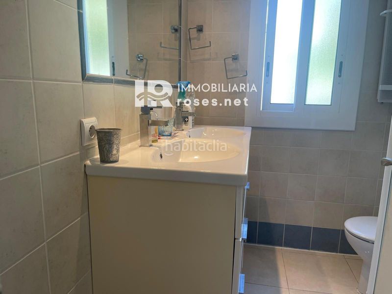 Foto cf91a2d2-ab1c-42f7-8904-18c639c7f0e2. Pis amb aparcament a Centre Roses