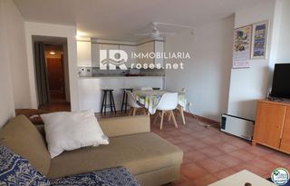 Etagenwohnung  De la platja. Apartamento soleado con terraza y plaza de aparcamiento en santa