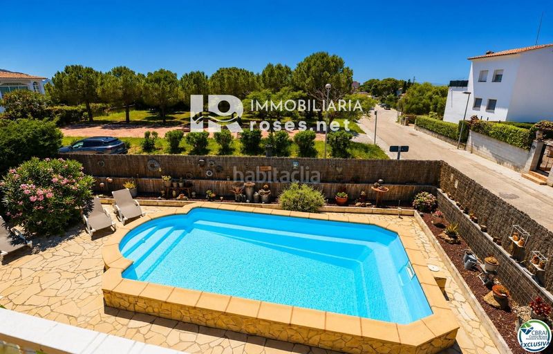 Foto d31a4aec-bd80-45cf-bcd6-eba41c674163. Casa amb calefacció aparcament piscina a Nord Roses