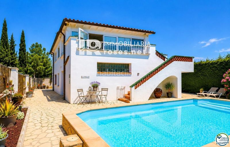 Foto fb84f8ff-1d4a-4e2f-bfac-e0e8b3799f97. Casa amb calefacció aparcament piscina a Nord Roses