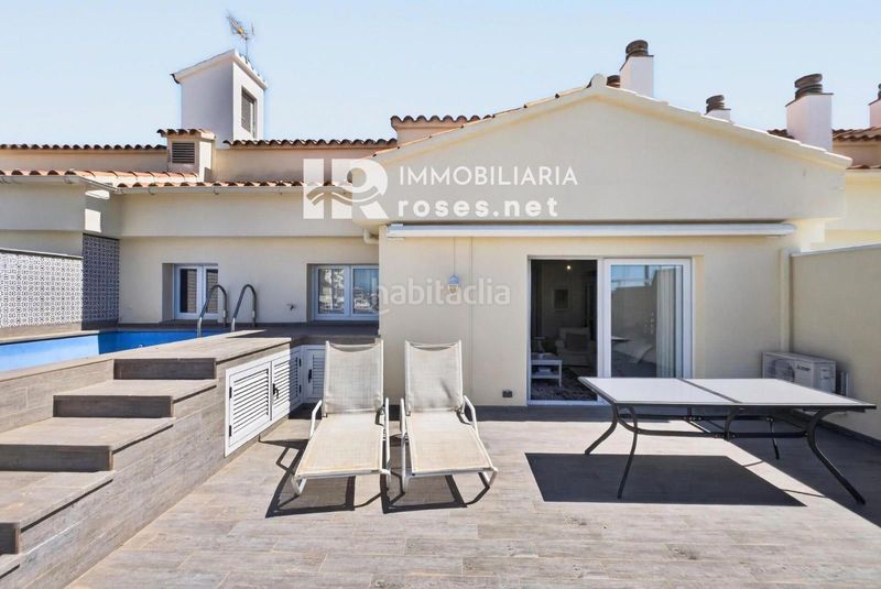 Foto f5265417-b516-4c4b-8b83-1d868eab93dc. Pis amb calefacció piscina a Salins - Cavall de Mar Empuriabrava