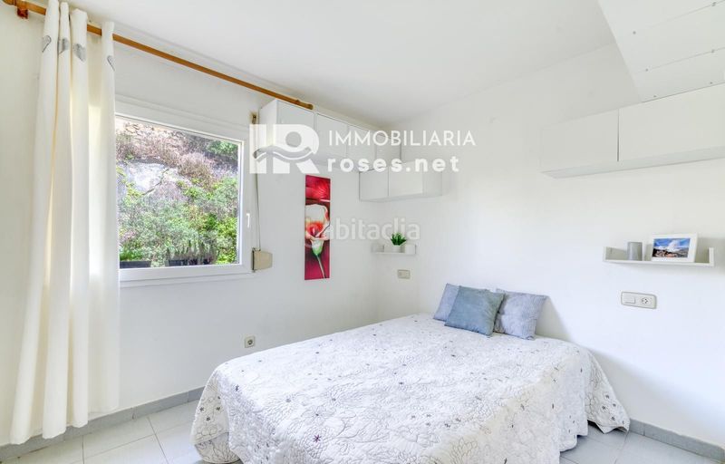 Foto 6e0bd271-8707-43d9-88e0-e732bd2e1235. Pis a Centre Roses