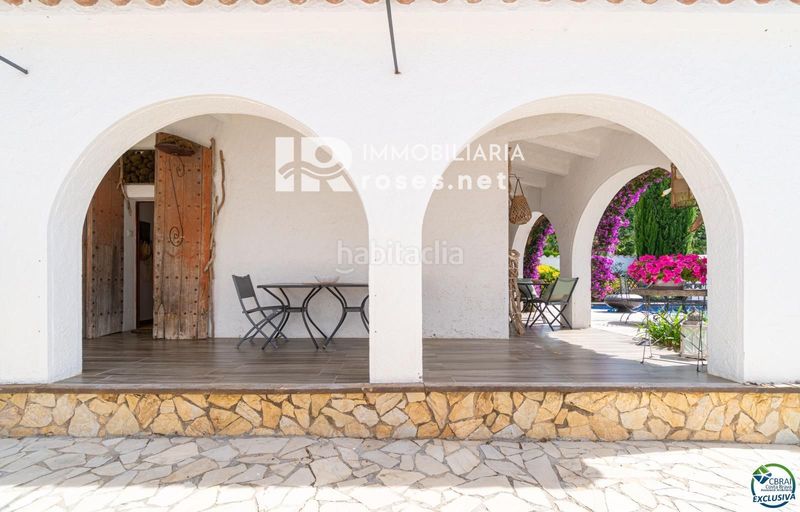 Foto c16b3563-8558-49fa-bf87-9e83875755a6. Casa amb aparcament piscina a Peni Empuriabrava