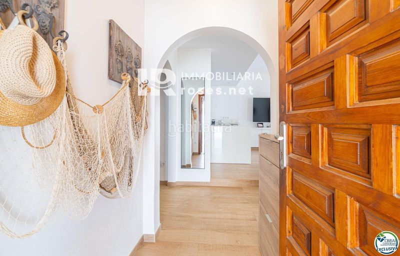 Foto d40a3720-7990-43e6-8cf7-7680e478893a. Casa amb aparcament piscina a Peni Empuriabrava