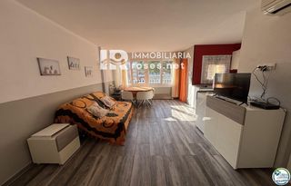 Pis  Gran reserva. Apartamento con terraza y piscina en empuriabrava