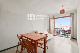 Pis  Poblat típic. Royal marine apartamento de 1 dormitorio con terraza para reform