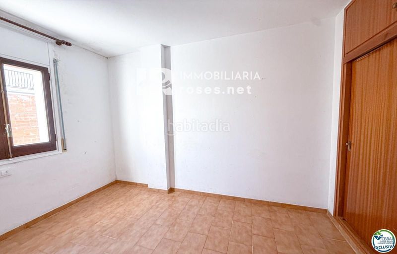 Foto 63d579cf-77aa-42d2-b2a9-293d1e6c4dd8. Pis a Centre Roses