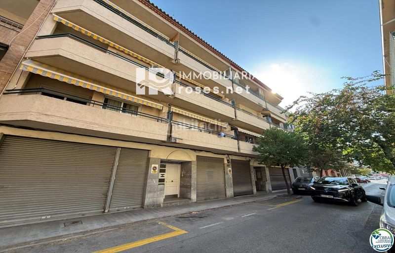 Foto ce48c458-277d-4d51-ac30-5d3f8445fbc4. Pis a Centre Roses