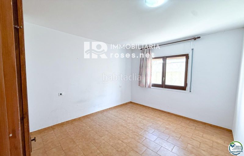 Foto d539b1f4-d7c9-4a34-9655-1fc832b1b47d. Pis a Centre Roses