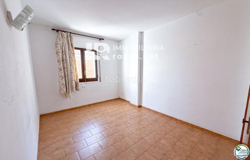 Foto f5f00ca2-9654-4101-b8a3-a9dcefbdb185. Pis a Centre Roses