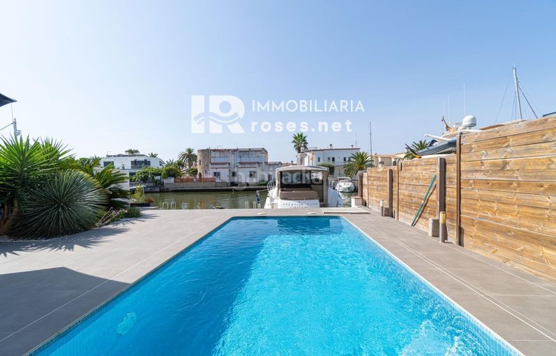 Foto 988bf572-4399-481f-923b-cb2267c2d7ef. Casa amb calefacció aparcament piscina a Santa Margarida Roses