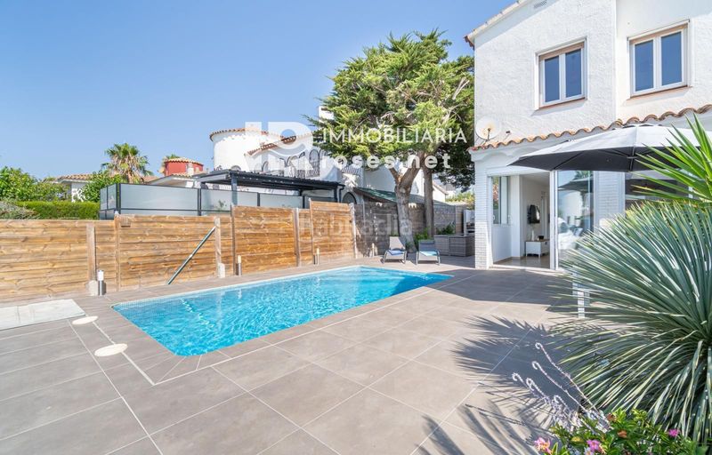 Foto cfea6293-9db2-4a4c-93b2-366c1ff3fa6b. Casa amb calefacció aparcament piscina a Santa Margarida Roses