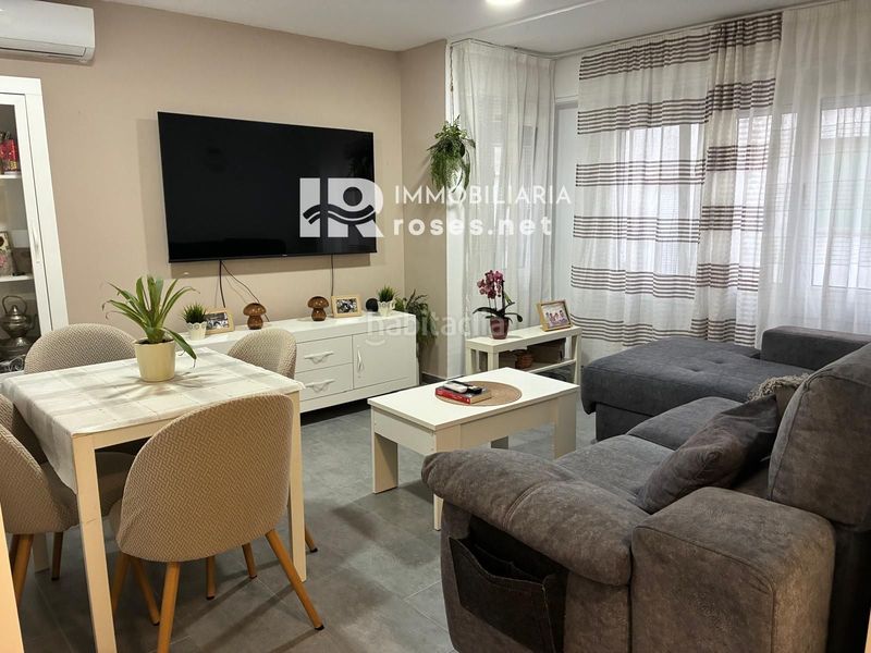Foto 53183d52-dbbe-41d7-854f-f676e619bcb2. Pis a Centre Roses