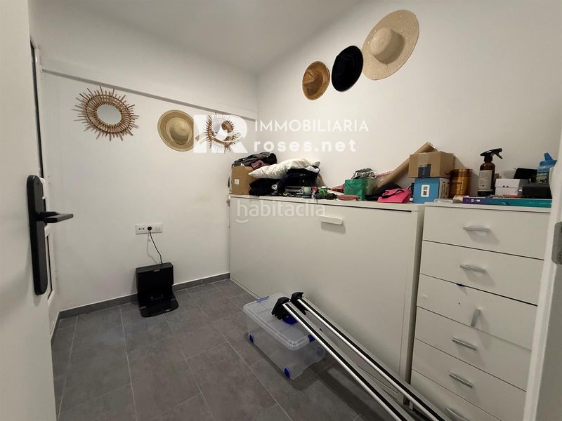 Foto 6864cb68-e4d9-4bdb-a8a1-96ed9806b4d0. Pis a Centre Roses