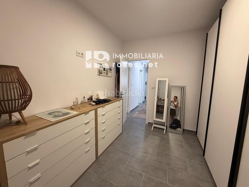 Foto f7b0ae43-0103-42de-8d0d-92607dd6292a. Pis a Centre Roses