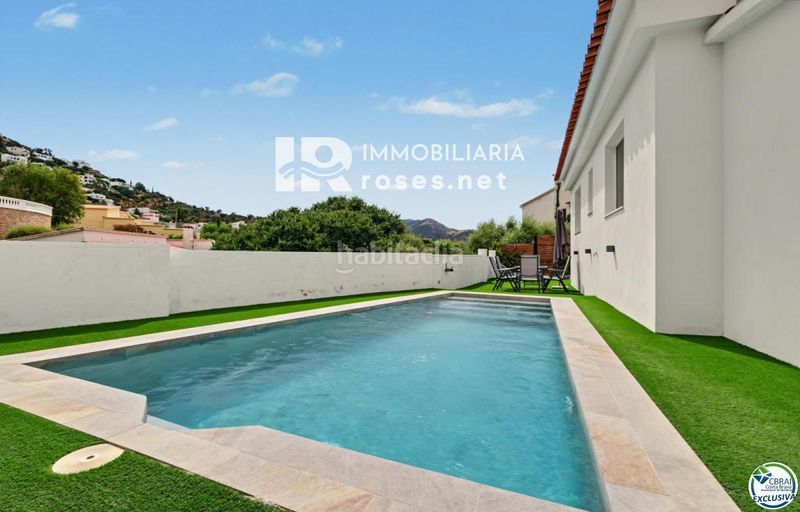 Foto 3ba6f745-d833-4805-b330-6d82cd435949. Casa amb calefacció aparcament piscina a Nord Roses