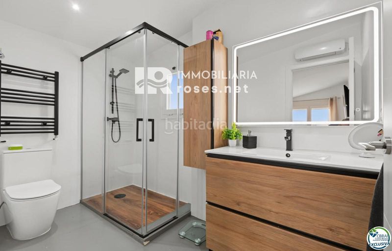 Foto ca18ae65-d662-4505-8a44-b63a5a7fd058. Casa amb calefacció aparcament piscina a Nord Roses