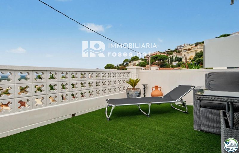 Foto f37d8480-4f66-41ef-b230-06b0bf32fe2b. Casa amb calefacció aparcament piscina a Nord Roses