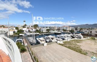 Xalet  Salins. Empuriabrava exclusivo complejo de seis casas con amarre en prim