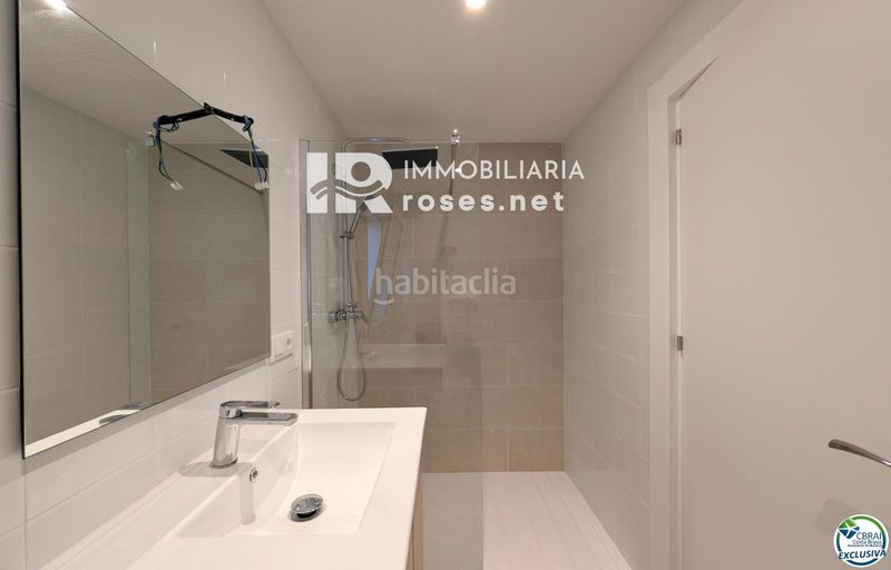 Foto 761e53c4-0657-4e33-b866-d49c171f001b. Pis a Portbou
