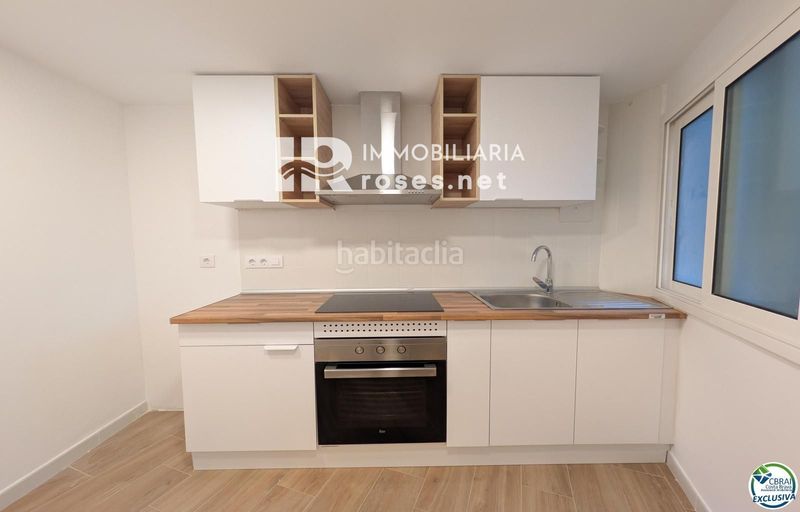 Foto 8a912a4b-d3a3-476c-aed5-74d6c5310f4e. Pis a Portbou