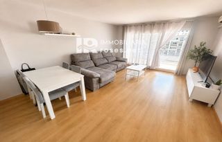 Pis  Puerto marina. Apartamento con piscina, amplia terraza y parking en santa marga