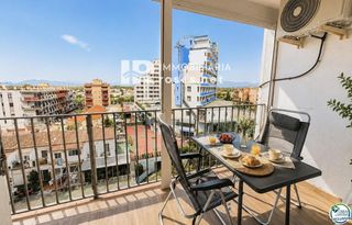 Pis  Delta muga. Apartamento totalmente reformado a 100 metros de la playa con li