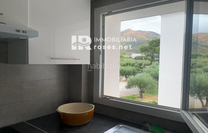 Foto ce83fd92-c59f-43e9-9377-3af8de10bd8f. Pis amb calefacció piscina a Els Grecs-Mas Oliva Roses