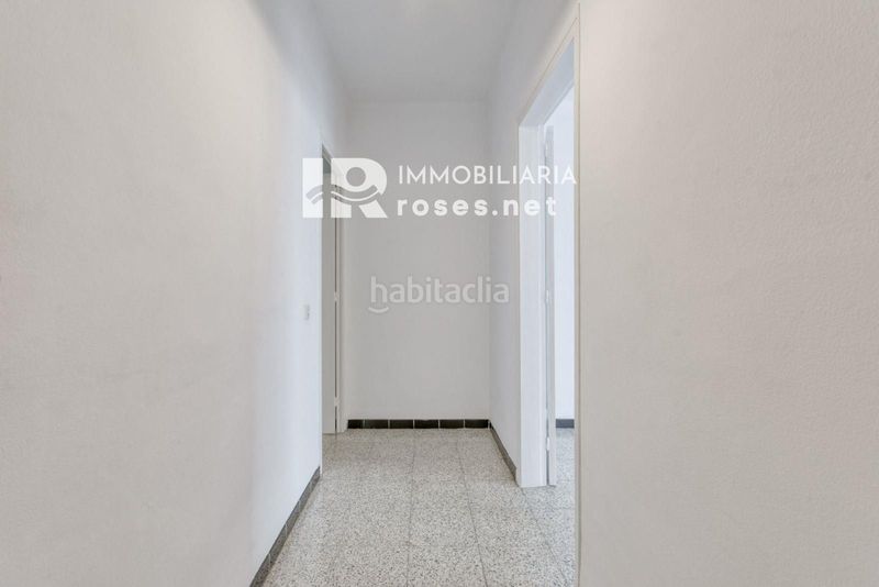 Foto 327031d2-a2df-4647-8fac-ee7cd82bfaeb. Pis a Centre Roses