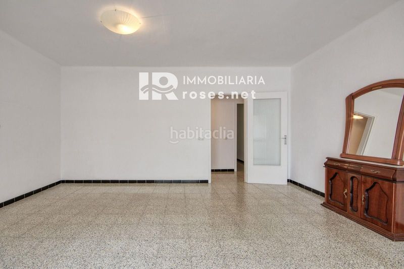 Foto 583d35c2-9794-4a13-8d6b-047027086ed2. Pis a Centre Roses
