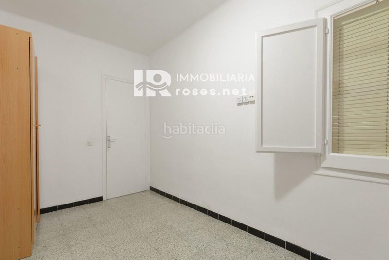 Foto 5c3fa6c8-01f7-4011-a0fc-41d2171ddc5d. Pis a Centre Roses