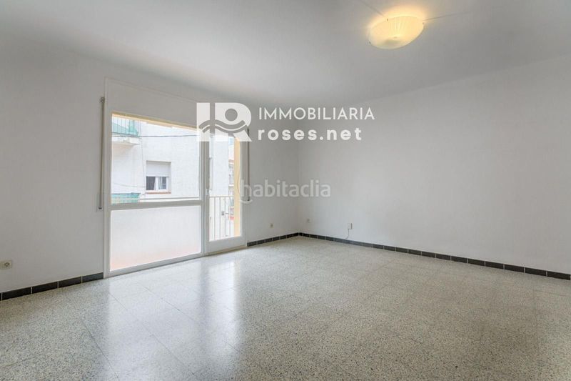 Foto 711312fa-84e8-476a-836f-335b12445dfb. Pis a Centre Roses