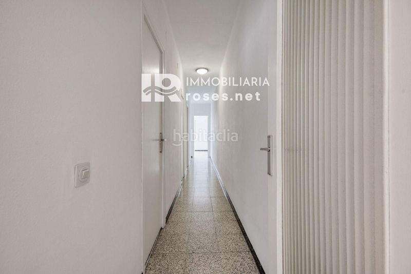 Foto 732093e0-f9c8-4d13-a613-af6babac0660. Pis a Centre Roses