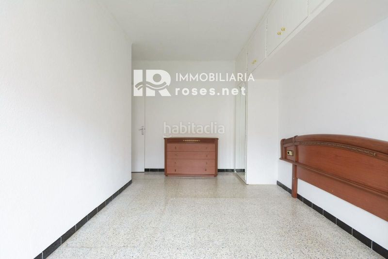 Foto cb408124-874b-4895-846e-94a65d79bb4b. Pis a Centre Roses
